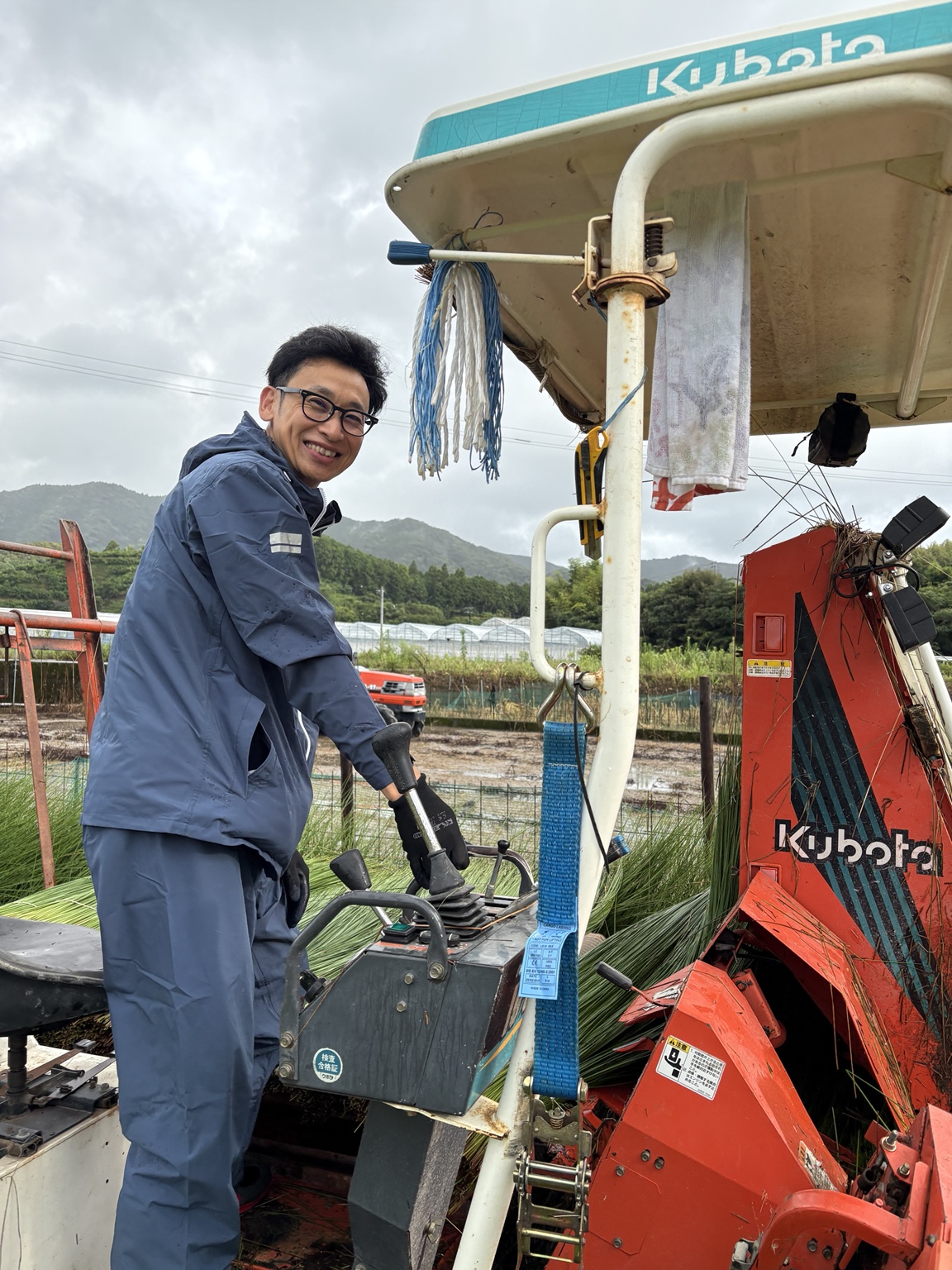 井草の収穫作業を見学｜金沢屋小見川店
